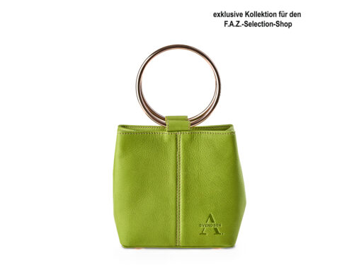 Handgefertigte Lederhandtasche von ALEXANDRA SVENDSEN aus zertifiziertem Naturleder in Hellgrün – nachhaltig produziert in deutscher Manufaktur. Edition Frankfurter Allgemeine Selection Shop.