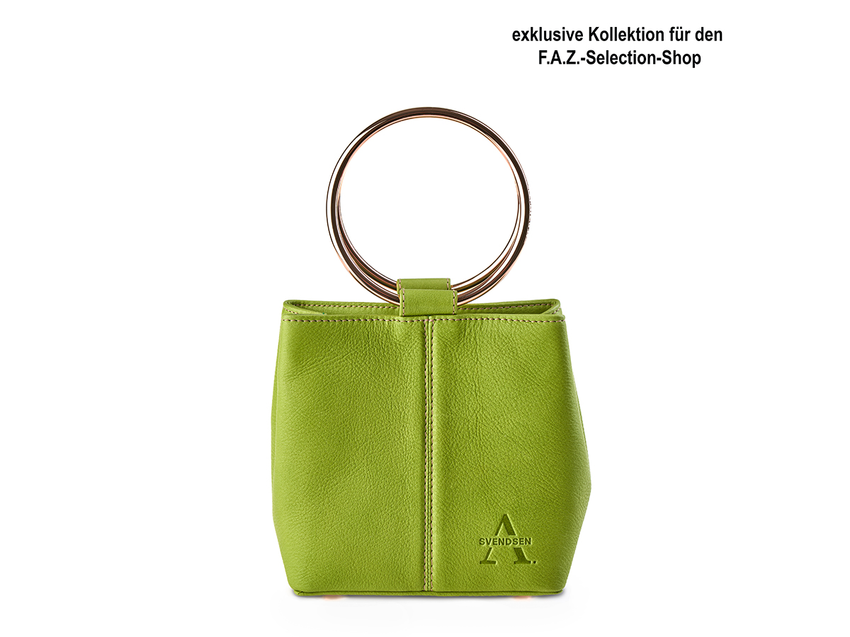 Handgefertigte Lederhandtasche von ALEXANDRA SVENDSEN aus zertifiziertem Naturleder in Hellgrün – nachhaltig produziert in deutscher Manufaktur. Edition Frankfurter Allgemeine Selection Shop.