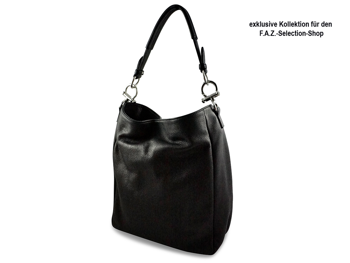 Zeitlose Schultertasche von ALEXANDRA SVENDSEN aus hochwertigem Naturleder in Schwarz – handgefertigt in Deutschland, minimalistisches Design und langlebige Verarbeitung. Edition Frankfurter Allgemeine Selection Shop.