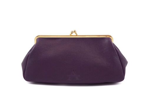 Handgefertigte Lederhandtasche von ALEXANDRA SVENDSEN aus zertifiziertem Naturleder in Violett – nachhaltig produziert in deutscher Manufaktur.