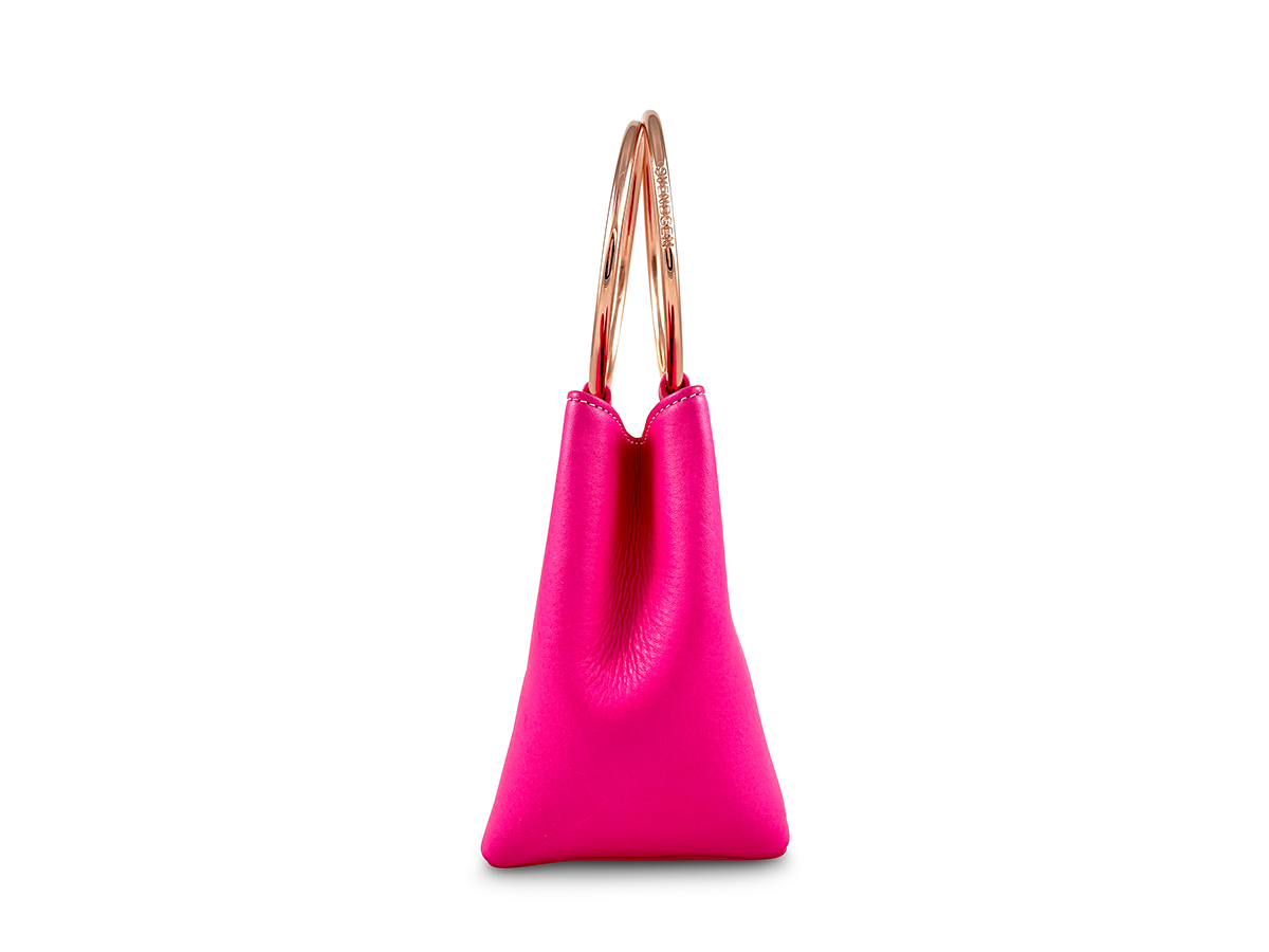 Handgefertigte Lederhandtasche von ALEXANDRA SVENDSEN aus zertifiziertem Naturleder in Pink – nachhaltig produziert in deutscher Manufaktur.