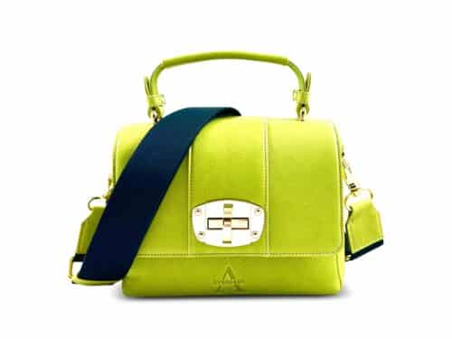 Handgefertigte Lederhandtasche von ALEXANDRA SVENDSEN aus zertifiziertem Naturleder in Hellgrün – nachhaltig produziert in deutscher Manufaktur.