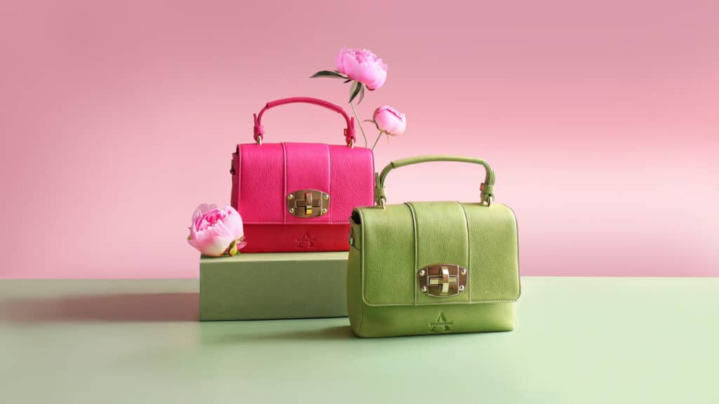 Handgefertigte Lederhandtasche von ALEXANDRA SVENDSEN aus zertifiziertem Naturleder in Pink – nachhaltig produziert in deutscher Manufaktur.